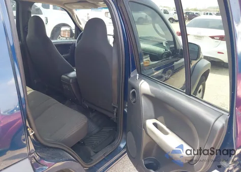 2004 Jeep Liberty Sport из США, поврежденный, VIN 1J4GL48K14W143782